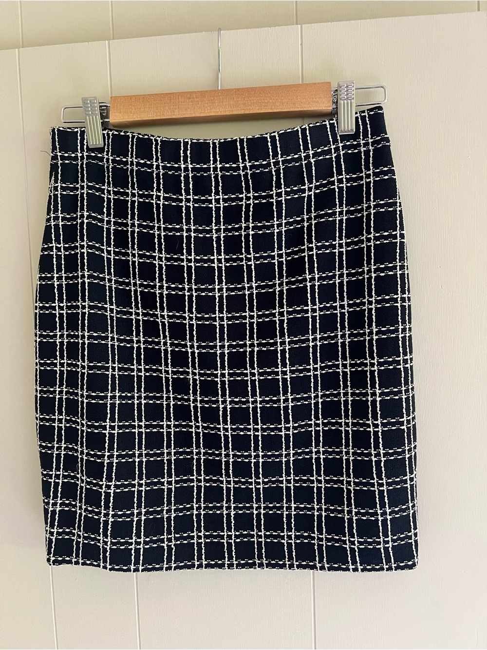 St. John Collection- Classic Navy Plaid Pencil Skirt - Picture 4 of 6